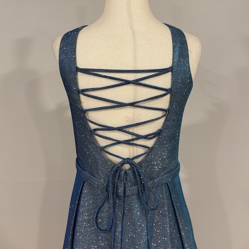 David’s Bridal Illusion Plunge Iridescent Metallic Ball Gown - Picture 9 of 13